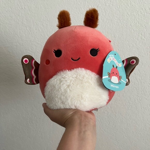 New 8” Mirren the moth Squishmallows - Picture 2 of 7